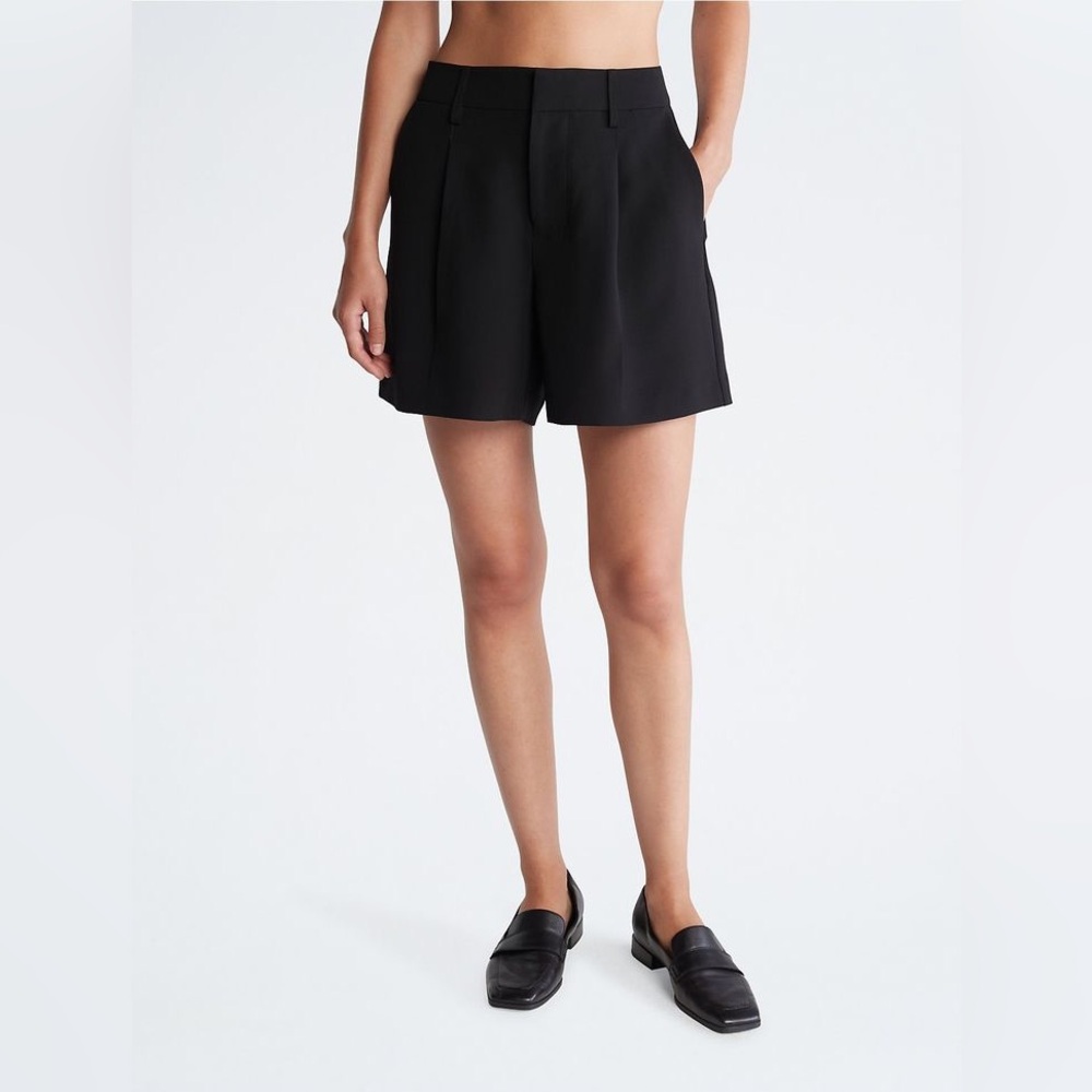 Calvin Klein pleated shorts in dark navy